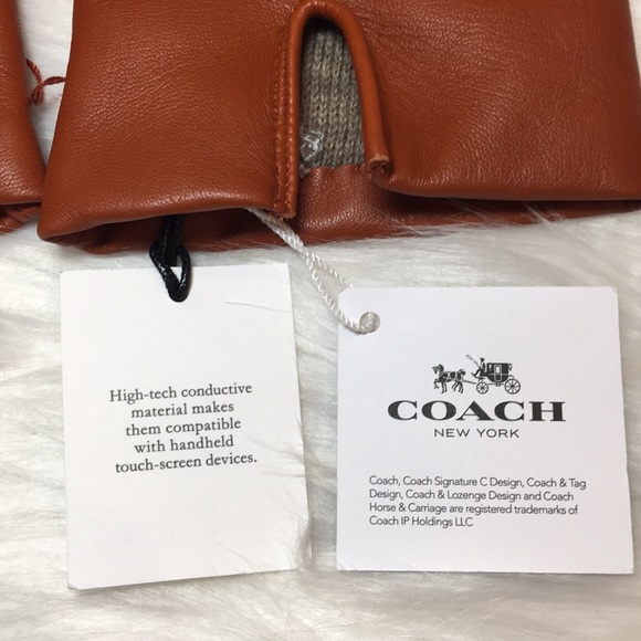 COACH Tech-Gloves Sunset Signature Quilted Leather - Picture 5 of 8